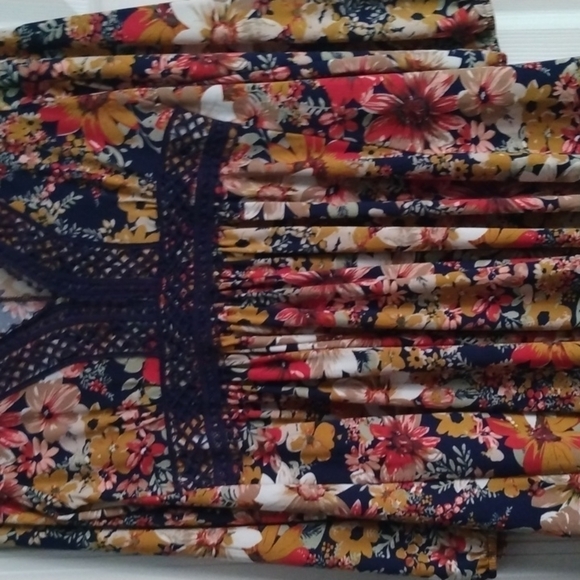 Southern Stitch Women's Floral Dress - Picture 3 of 11